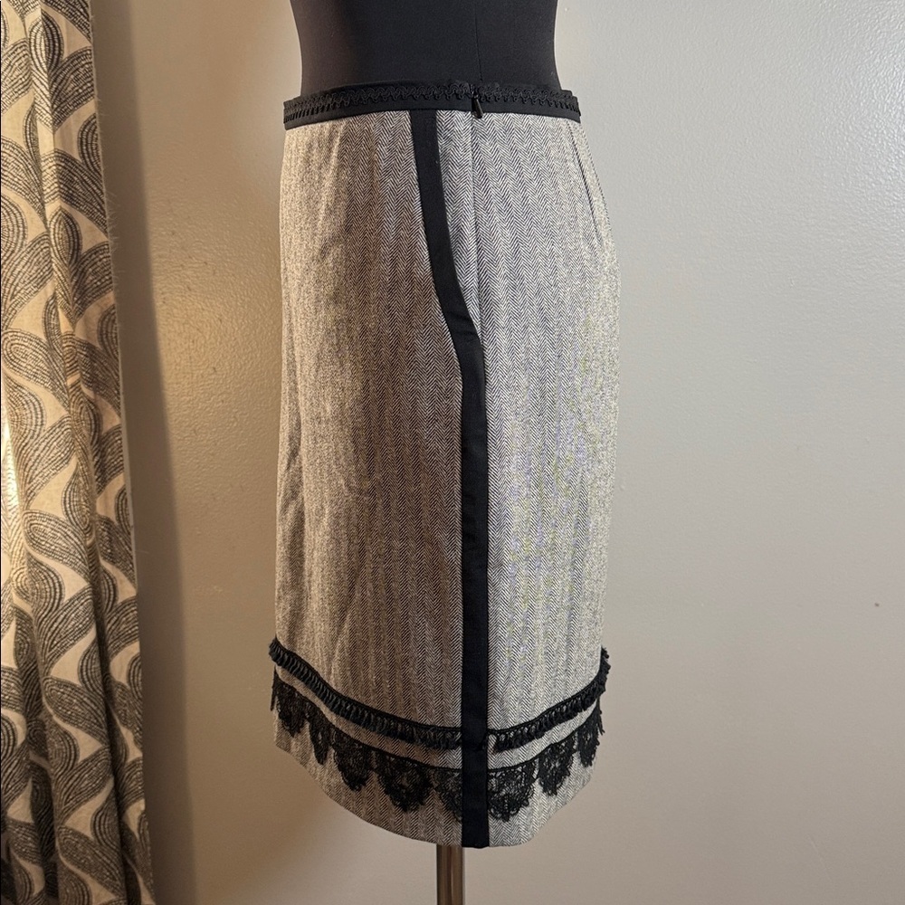 Weekend Max Mara Wool Blend/ Lace Trimmed Herringbone Pencil Skirt SZ 4 - Picture 2 of 5